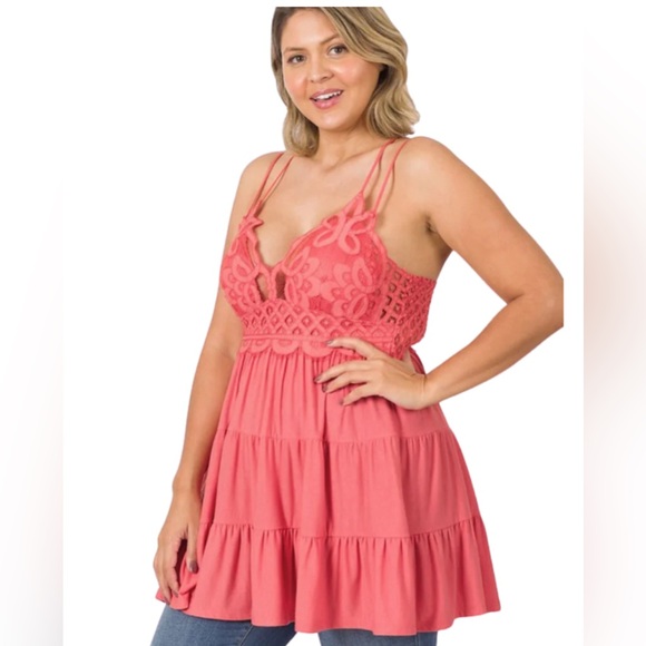 Zenana Outfitters Tops - NWOT Women’s Plus Size ZENANA OUTFITTERS Lace Coral Tiered Crochet Cami